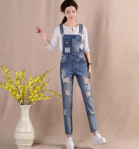 今年春天正流行的就数铅笔裤：瞬间打造大长腿