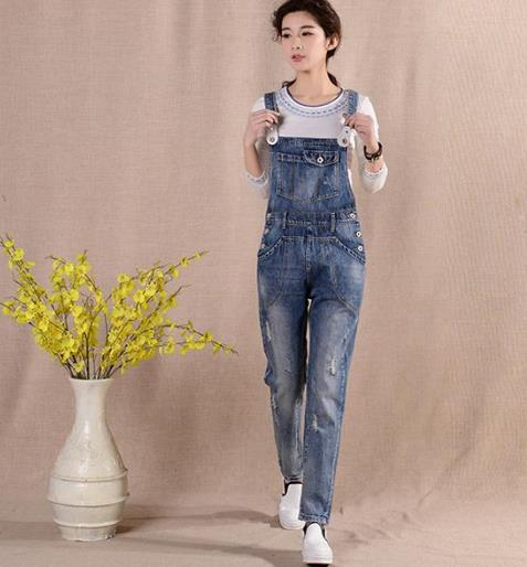 今年春天正流行的就数铅笔裤：瞬间打造大长腿