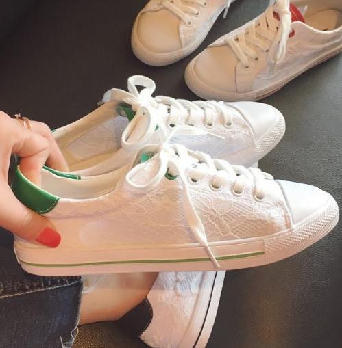 春季必备很时髦的蕾丝休闲鞋搭配示范（图）