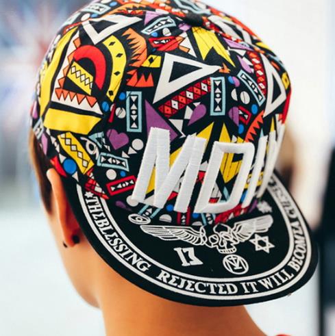 春季带上时尚棒球帽去凸显造型（图）