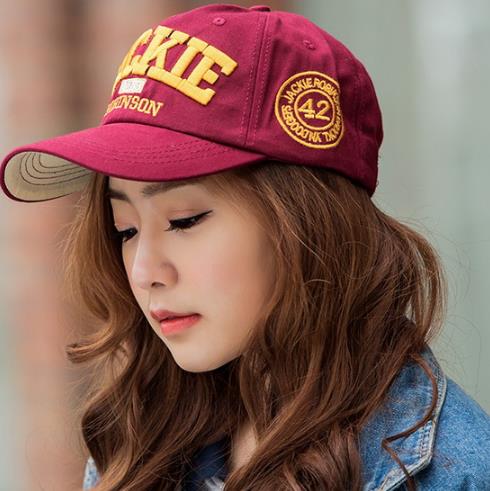 春季带上时尚棒球帽去凸显造型（图）