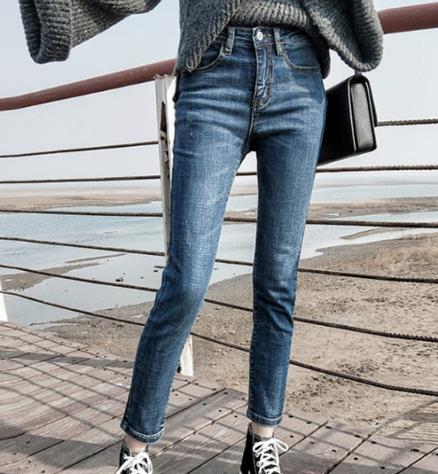 牛仔裤有百搭的魔力 让你爱不释手（图）