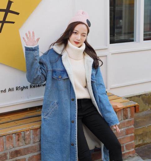 过年这一件时尚外套就可以凸显身材显气质