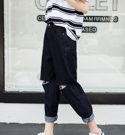 牛仔裤怎么搭才时髦 多重风格搭配示范