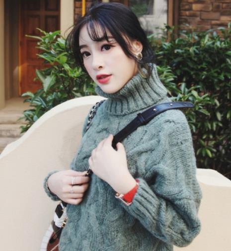 穿了高领毛衣连围巾都省了（图）