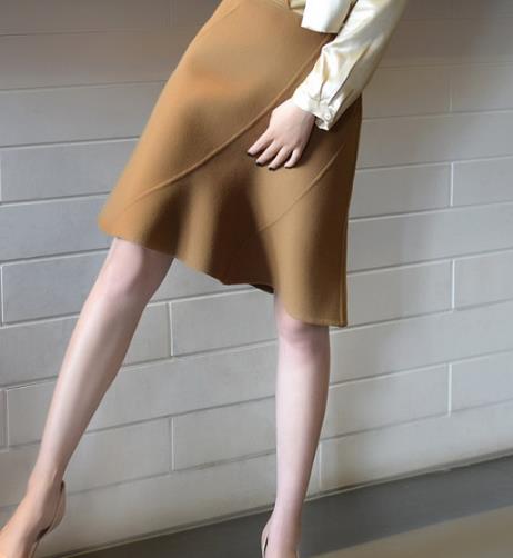 帅气又不失优雅的半身裙搭配分享（图）