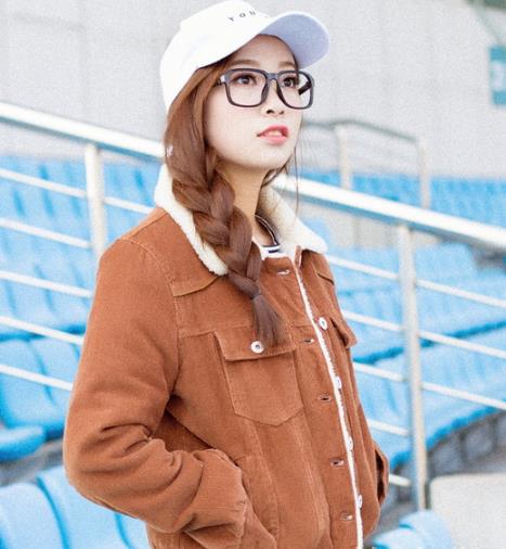 明星都爱穿的羊羔绒外套 时髦显瘦（图）