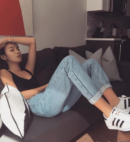 穿什么才能显瘦又有型：时尚百搭牛仔裤