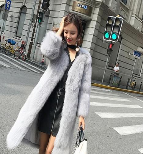 有了羊剪绒长外套 随便搭配都能瞬间成女神