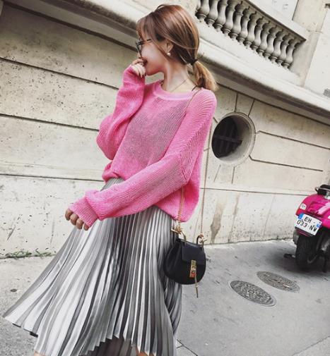 早春显瘦减龄针织衫搭配示范（图）