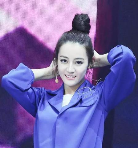 教你3步扎出明星的丸子头：甜美又减龄