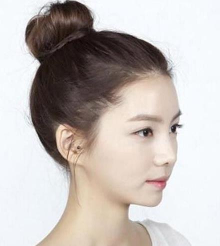 教你3步扎出明星的丸子头：甜美又减龄