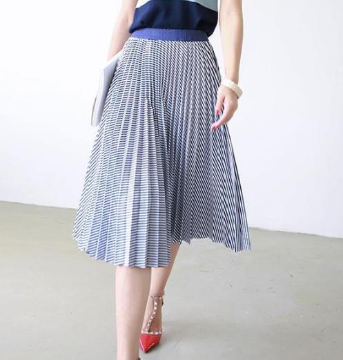 今年百褶裙又出新鲜款式 经典又时髦 今年百褶裙又出新鲜款式 经典又时髦