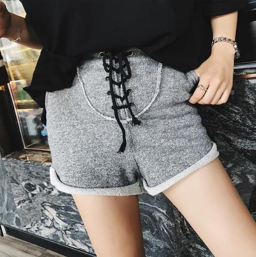 这几款翻边破洞短裤搭配 显得腰这么细