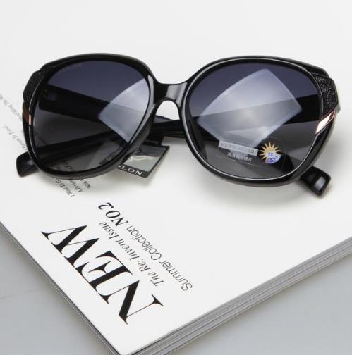 明星为什么都爱戴墨镜 新款太阳眼镜推荐(图) 明星为什么都爱戴墨镜 新款太阳眼镜推荐(图)