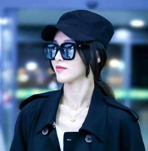 明星为什么都爱戴墨镜 新款太阳眼镜推荐(图) 明星为什么都爱戴墨镜 新款太阳眼镜推荐(图)