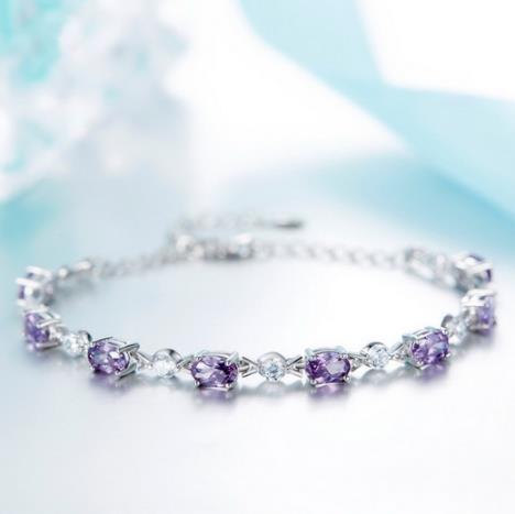 今年最流行时尚简约范儿的手链搭配（图）