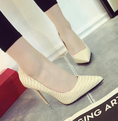 小个子怎么穿才显高 高跟鞋来加分