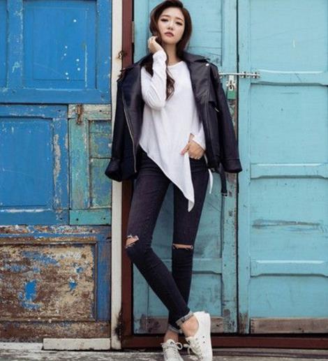 早春皮衣搭配什么打底衫 穿皮衣做个帅女生