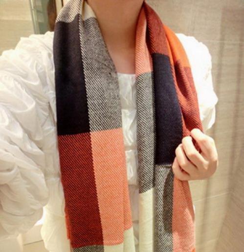 时尚达人必备 这几款温暖又时髦的围巾（图）