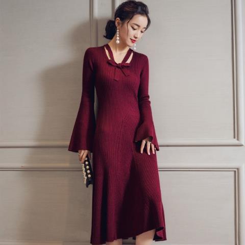 新年怎么穿：显气质的大红色针织连衣裙穿搭分享