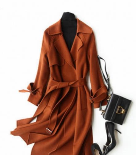 新年时髦穿搭 简单格子呢大衣必备（图）