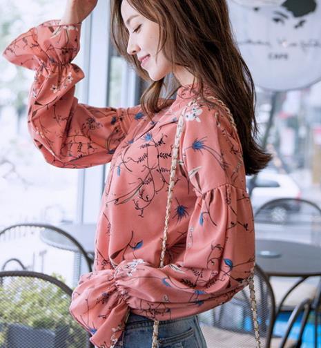 解决换季小尴尬 你需要一件这样的上衣