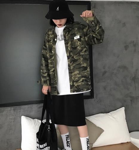 休闲外套+牛仔裤 给你不一样的早春搭配