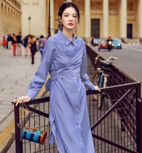 优雅大方的条纹衬衫搭配 彰显知性美