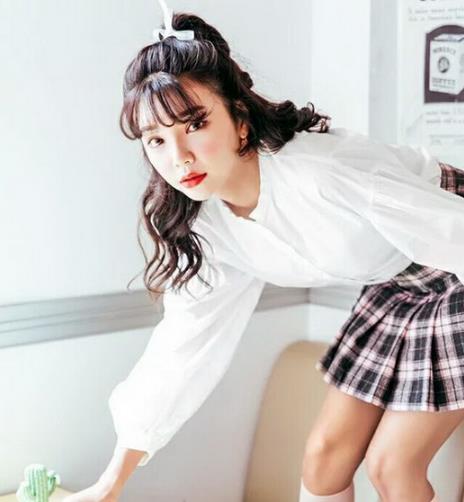 衬衫花样百出 灯笼袖衬衫搭配示范（图）