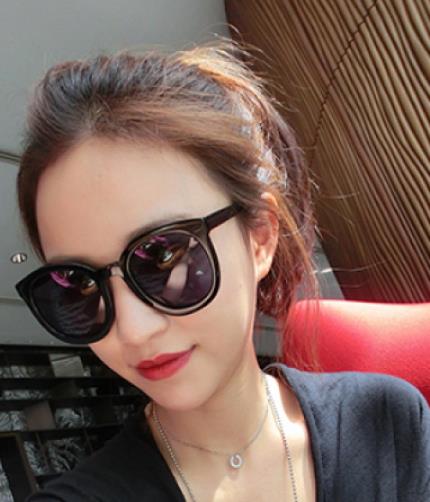 墨镜真是潮到爆 防晒遮阳又凸造型（图）