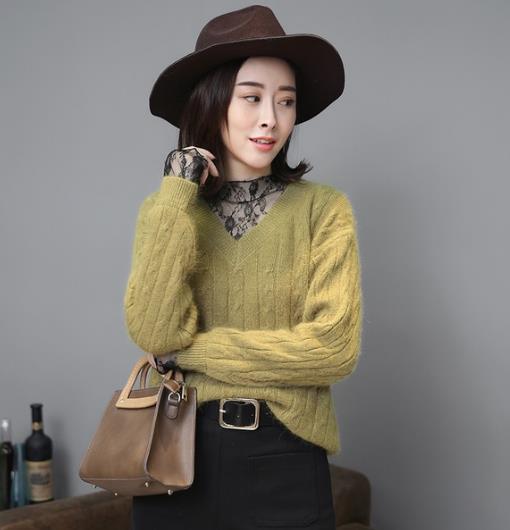 内搭必备一字领包臀连衣裙：时尚性感曲线美