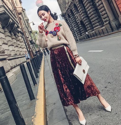 金丝绒百褶裙套装做打底 包你满意（图）