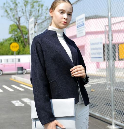 小个子们的大长腿 由毛呢外套来凸显（图）