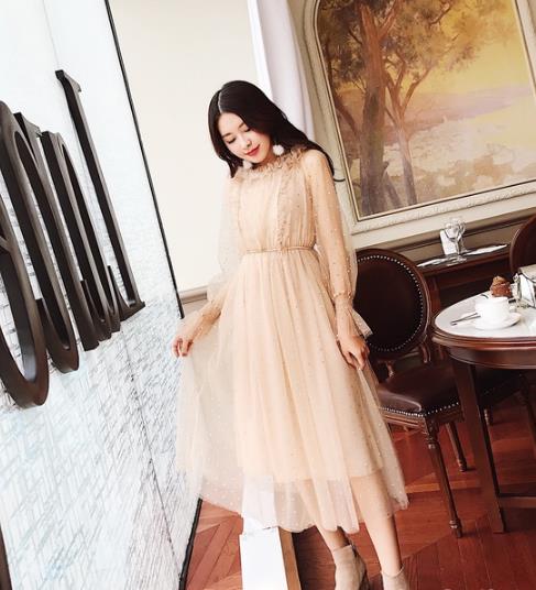 上班第一天要穿的性感优雅 要靠连衣裙（图）