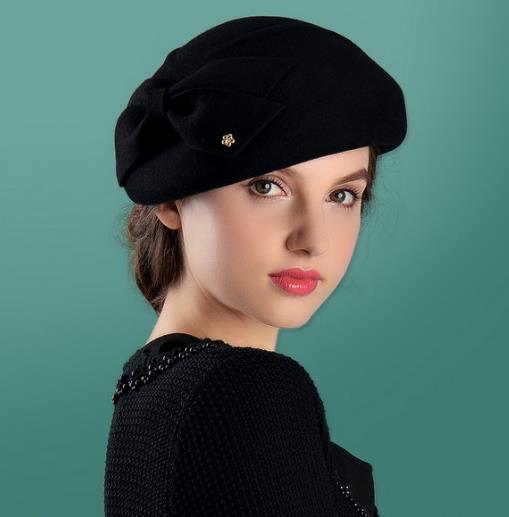 刺绣灯笼袖连衣裙搭配短靴 知性范儿十足 刺绣灯笼袖连衣裙搭配短靴 知性范儿十足