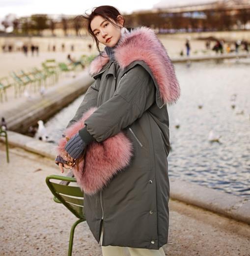 青春时尚的最爱 毛领连帽棉外套搭配示范(图) 青春时尚的最爱 毛领连帽棉外套搭配示范(图)