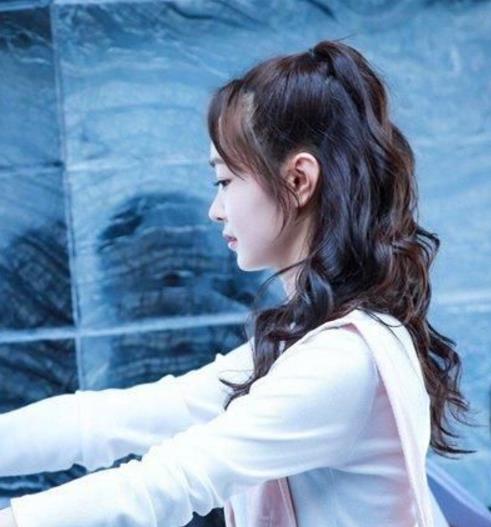 明星教你5款超简单的日常约会扎发发型（图）