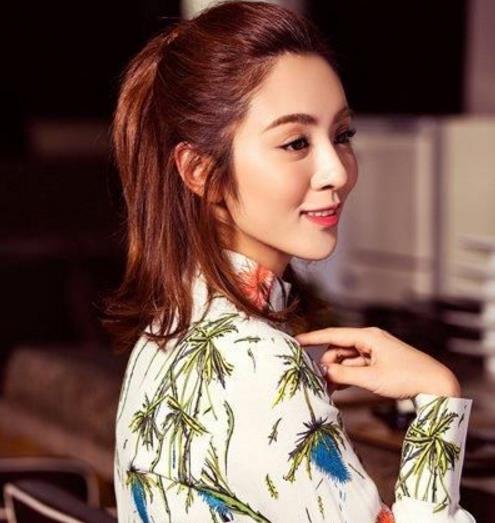 明星教你5款超简单的日常约会扎发发型（图）