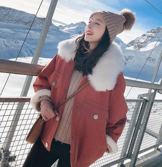 这几款春季时尚短外套搭配 轻松穿出大长腿