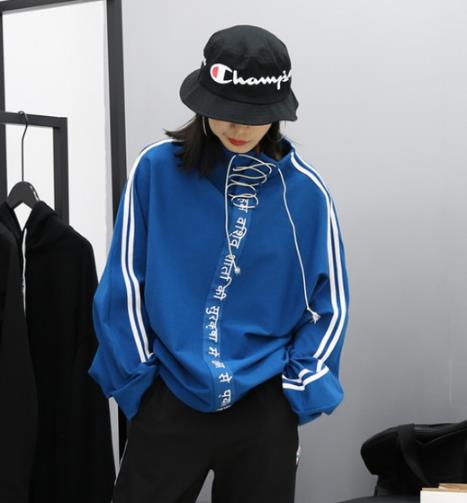 卫衣搭配哈伦裤 给你想要的酷味道（图）