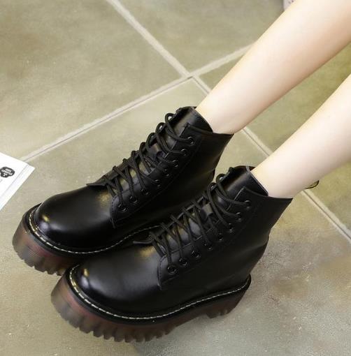 经典时尚尖头马丁靴让这个冬天更帅气（图）