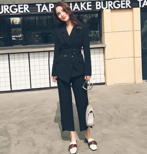 时尚达人街拍上镜必备人气套装 彰显潮流气息