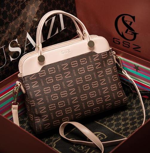 很上档次的小方包 让你拿着很显气质(图) 很上档次的小方包 让你拿着很显气质(图)