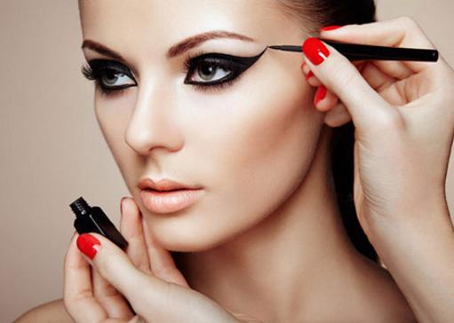 ７个预防下眼线晕妆的方法一起来看看吧（图）