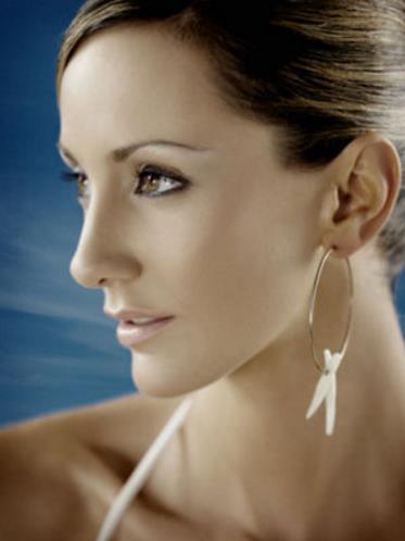 怎样瘦脸才最快最有效 精油按摩瘦脸法推荐 怎样瘦脸才最快最有效 精油按摩瘦脸法推荐