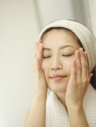 怎样瘦脸才最快最有效 精油按摩瘦脸法推荐 怎样瘦脸才最快最有效 精油按摩瘦脸法推荐