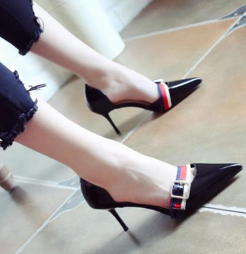 美鞋搭美脚 这几款尖头鞋尽显强大气场（图）