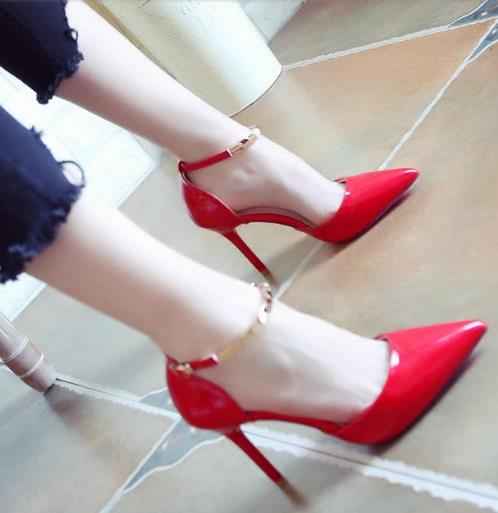 美鞋搭美脚 这几款尖头鞋尽显强大气场（图）
