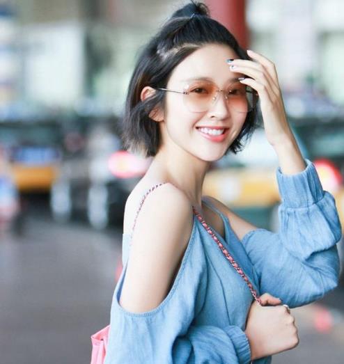 明星穿的这款透视连衣裙 想不到今年这么火(图) 明星穿的这款透视连衣裙 想不到今年这么火(图)